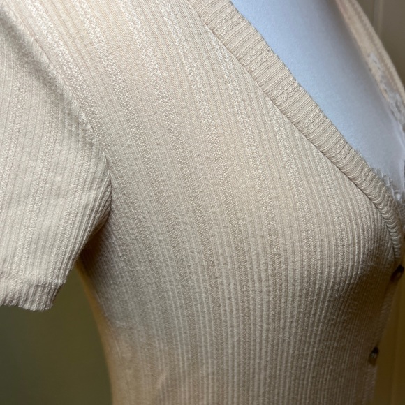 No Boundaries Women’s‎ Cream Knit Top Lace Detail Size Small - Picture 8 of 11
